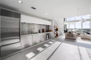 1040 Biscayne Blvd, Miami, FL 33132 - Photo 11