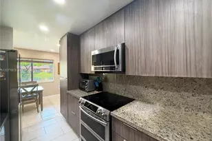 10875 NW 29th Manor, Sunrise, FL 33322 - Photo 3
