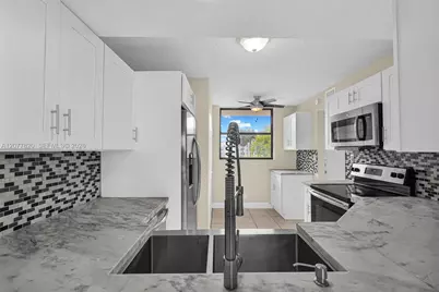 117 Lake Emerald Dr #204, Oakland Park, FL 33309 - Photo 15