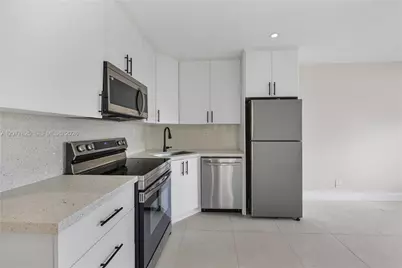 5420 Hollywood Blvd #209, Hollywood, FL 33021 - Photo 3