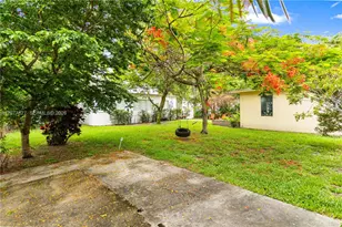 72 Palmetto Dr, Miami Springs, FL 33166 - Photo 15