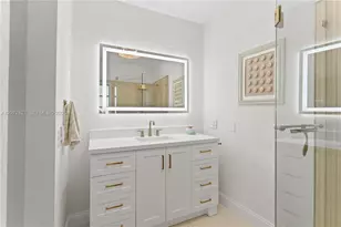 72 Palmetto Dr, Miami Springs, FL 33166 - Photo 23