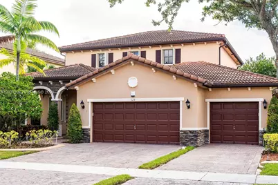 125 SE 36th Pl, Homestead, FL 33033 - Photo 1