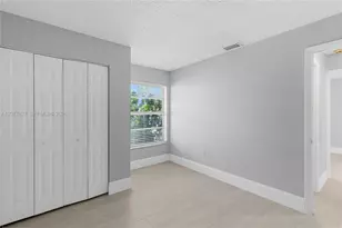 886 NE 214th Ln, Miami, FL 33179 - Photo 13