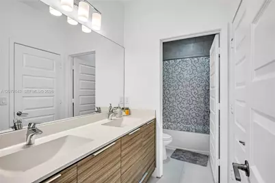 9121 NW 161st Ter, Miami Lakes, FL 33018 - Photo 27
