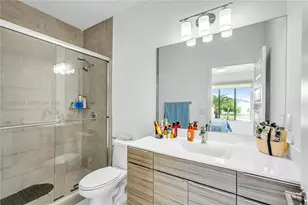 9121 NW 161st Terrace, Miami Lakes, FL 33018 - Photo 25
