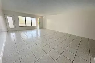 1885 NE 121st St, North Miami, FL 33181 - Photo 9