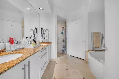 1000 S Pointe Dr #604, Miami Beach, FL 33139 - Photo 33