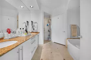 1000 S Pointe Dr, Miami Beach, FL 33139 - Photo 33