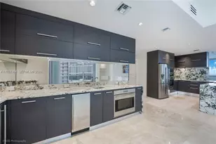 900 Biscayne Blvd, Miami, FL 33132 - Photo 5