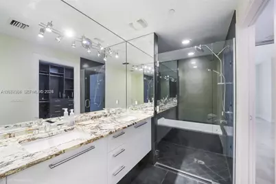 900 Biscayne Blvd #5001, Miami, FL 33132 - Photo 11
