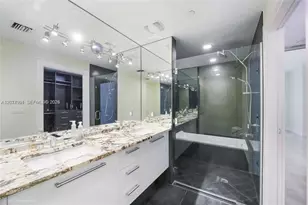 900 Biscayne Blvd, Miami, FL 33132 - Photo 11