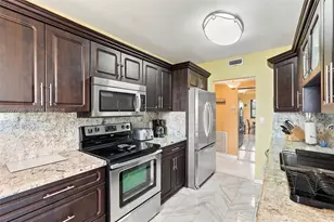 3800 Hillcrest Dr, Hollywood, FL 33021 - Photo 11