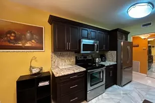 3800 Hillcrest Dr, Hollywood, FL 33021 - Photo 9
