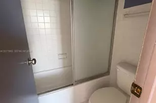 20500 W Country Club Dr, Aventura, FL 33180 - Photo 15
