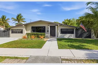 2485 NE 214th St, Miami, FL 33180 - Photo 3