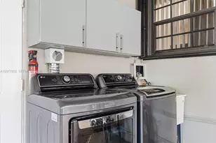 2485 NE 214th St, Miami, FL 33180 - Photo 33