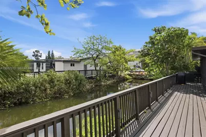 2485 NE 214th St, Miami, FL 33180 - Photo 35