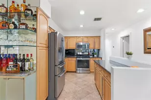 2485 NE 214th St, Miami, FL 33180 - Photo 11