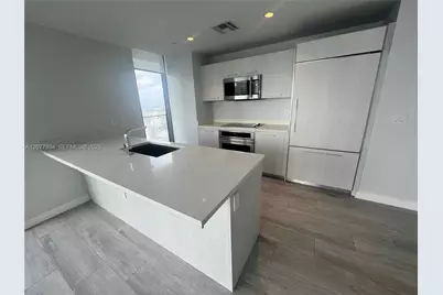 45 SW 9th St #3703, Miami, FL 33130 - Photo 13
