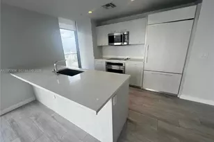 45 SW 9th St, Miami, FL 33130 - Photo 13