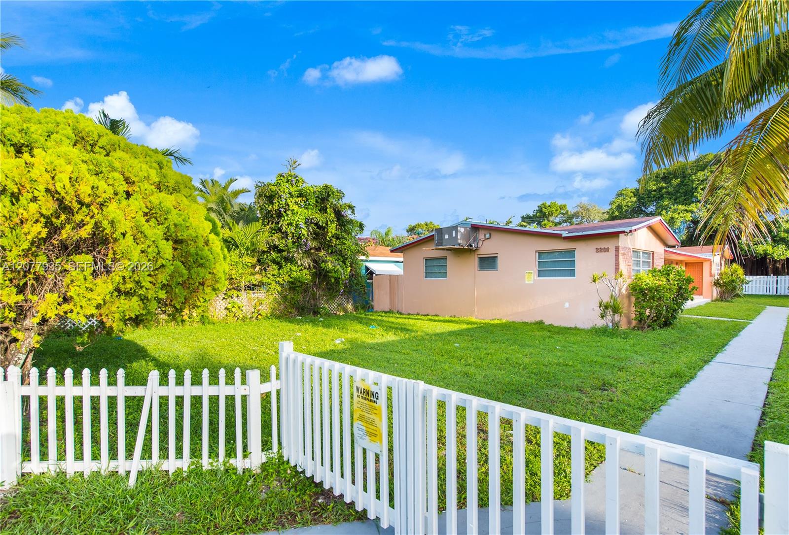 2209 Washington St #2 - 2209 Washington St #2, Hollywood, FL 33020 Luxury Property | Jose Angel Pina