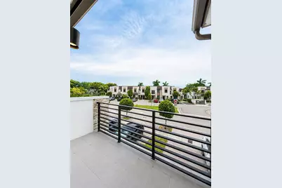 403 NE 208th Ter, Miami, FL 33179 - Photo 19