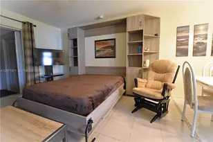2971 Crosley Dr W, West Palm Beach, FL 33415 - Photo 9