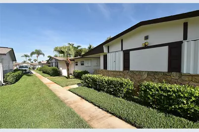 2971 Crosley Dr W #F, West Palm Beach, FL 33415 - Photo 1