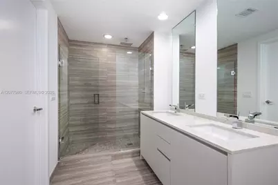 1010 Brickell Ave #1402, Miami, FL 33131 - Photo 3
