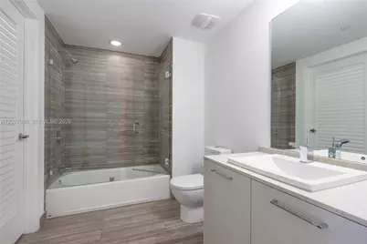 1010 Brickell Ave #1402, Miami, FL 33131 - Photo 5