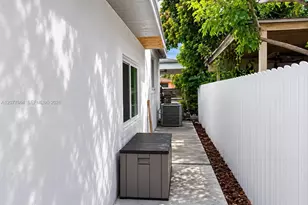 525 NW 23rd Ave, Miami, FL 33125 - Photo 31