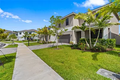 1325 NE 2nd Ct, Homestead, FL 33033 - Photo 3