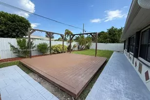 1721 NE 48th Ct, Fort Lauderdale, FL 33334 - Photo 9