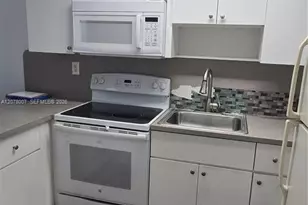 8027 NW 8th St, Miami, FL 33126 - Photo 3
