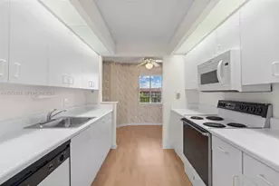 13705 SW 12th St, Pembroke Pines, FL 33027 - Photo 9