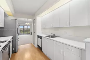 13705 SW 12th St, Pembroke Pines, FL 33027 - Photo 3