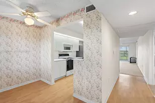 13705 SW 12th St, Pembroke Pines, FL 33027 - Photo 9