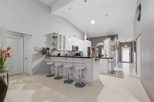 10887 SW 152nd Pl, Miami, FL 33196 - Photo 11