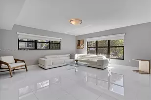 200 Golden Isles Dr, Hallandale Beach, FL 33009 - Photo 17