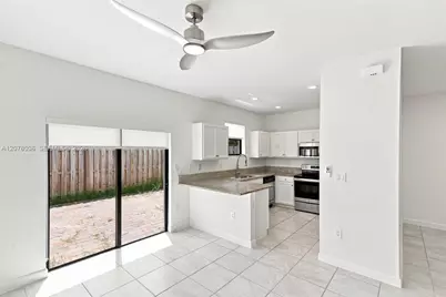 125 SE 34th Ter #125, Homestead, FL 33033 - Photo 7