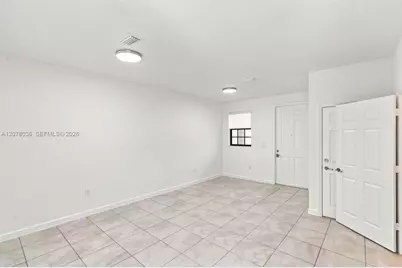 125 SE 34th Ter #125, Homestead, FL 33033 - Photo 5