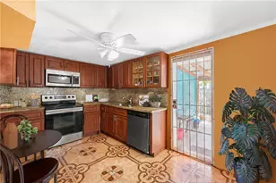 390 NE 166th St, North Miami, FL 33162 - Photo 17