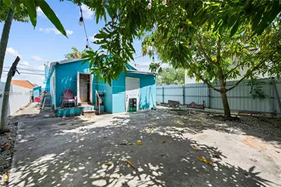 390 NE 166th St, North Miami, FL 33162 - Photo 23