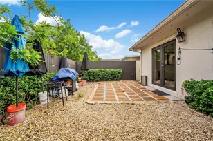 5670 W 20th Ct, Hialeah, FL 33016 - Photo 25