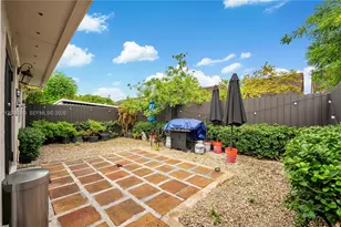 5670 W 20th Ct, Hialeah, FL 33016 - Photo 23