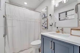 5670 W 20th Ct, Hialeah, FL 33016 - Photo 15