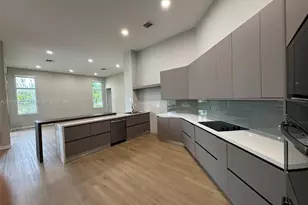 1360 Victoria Isle Dr, Weston, FL 33327 - Photo 9