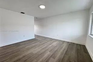 9355 SW 39th St, Miami, FL 33165 - Photo 3