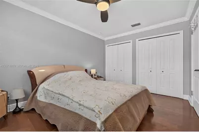 329 SE 3rd St #501T, Hallandale Beach, FL 33009 - Photo 17